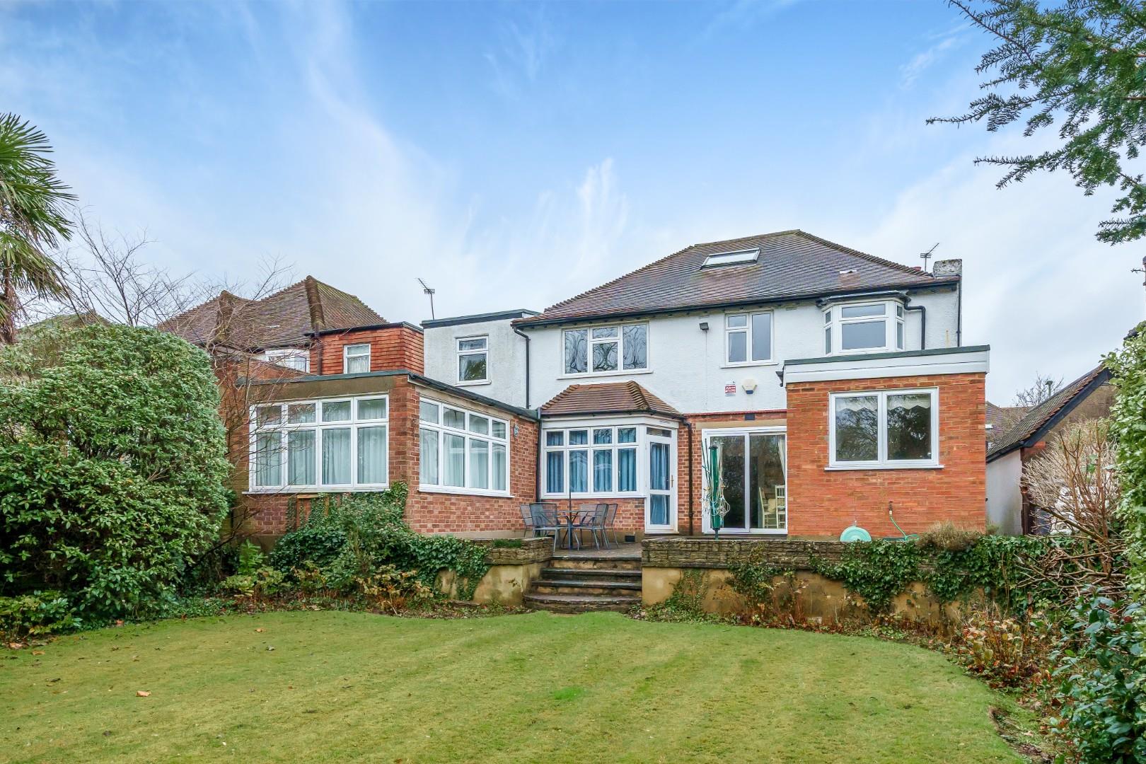 Park Grove, Edgware